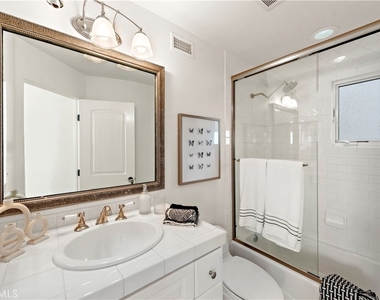 432 Acacia Avenue - Photo Thumbnail 18