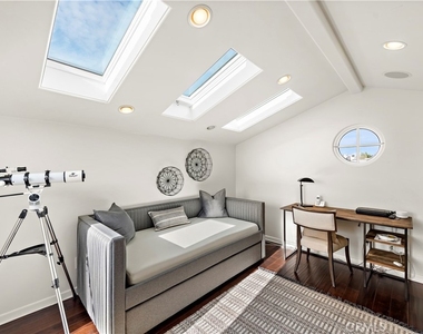 432 Acacia Avenue - Photo Thumbnail 19