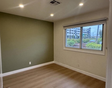 1 Pacific Avenue - Photo Thumbnail 3