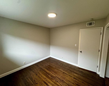 1405 Antonio Lane - Photo Thumbnail 9