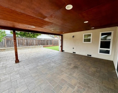 1405 Antonio Lane - Photo Thumbnail 16