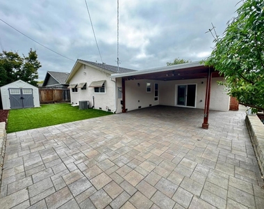 1405 Antonio Lane - Photo Thumbnail 17