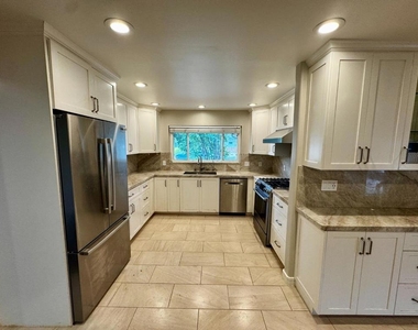 1405 Antonio Lane - Photo Thumbnail 4