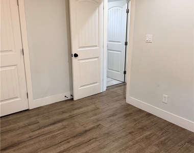 1554 W 7th St - Photo Thumbnail 8