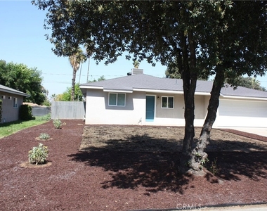 3035 Kathleen Street - Photo Thumbnail 2