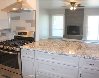 3035 Kathleen Street - Photo Thumbnail 8