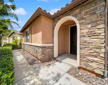 1420 Yarrow - Photo Thumbnail 3