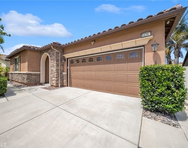 1420 Yarrow - Photo Thumbnail 2