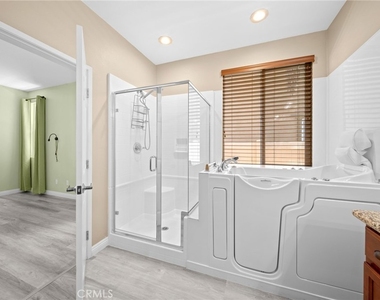 1420 Yarrow - Photo Thumbnail 18