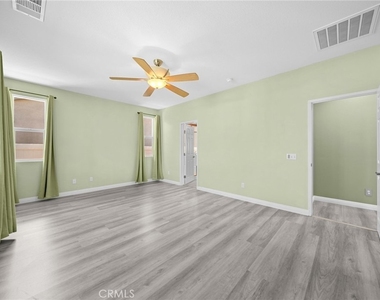 1420 Yarrow - Photo Thumbnail 15