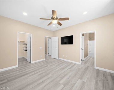 1420 Yarrow - Photo Thumbnail 24