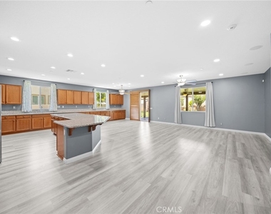 1420 Yarrow - Photo Thumbnail 5