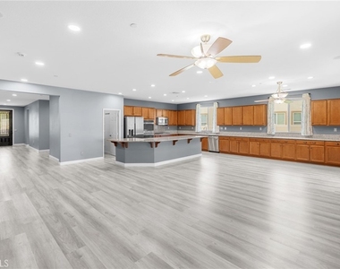 1420 Yarrow - Photo Thumbnail 13