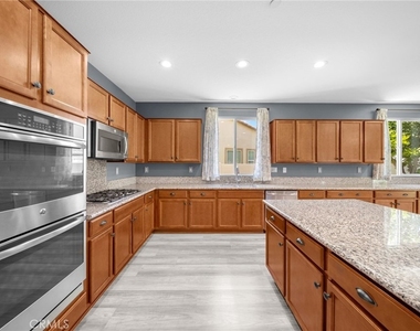 1420 Yarrow - Photo Thumbnail 6