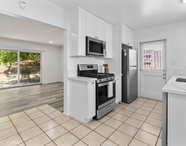 529 W Blaine Street - Photo Thumbnail 7
