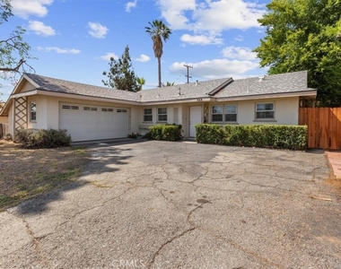 529 W Blaine Street - Photo Thumbnail 1