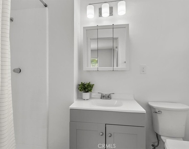 529 W Blaine Street - Photo Thumbnail 13