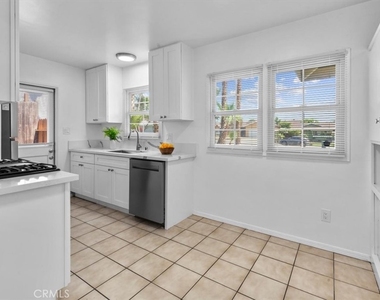 529 W Blaine Street - Photo Thumbnail 6