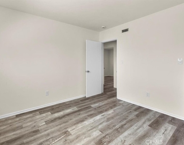 529 W Blaine Street - Photo Thumbnail 19