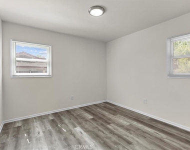 529 W Blaine Street - Photo Thumbnail 16
