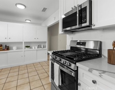 529 W Blaine Street - Photo Thumbnail 9