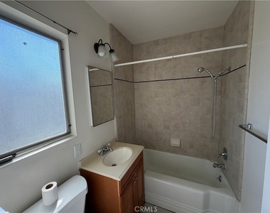 20 W Grand - Photo Thumbnail 6