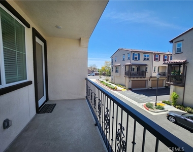 2408 Villena Way - Photo Thumbnail 31