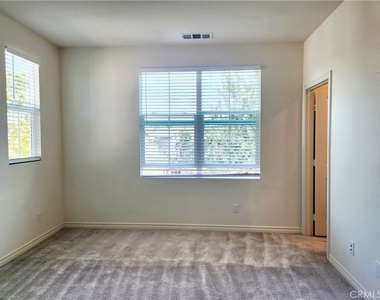 2408 Villena Way - Photo Thumbnail 26
