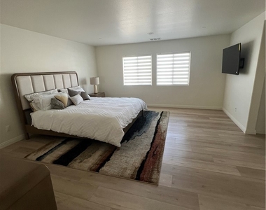 16768 Olive Tree Lane - Photo Thumbnail 27