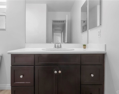 16768 Olive Tree Lane - Photo Thumbnail 34
