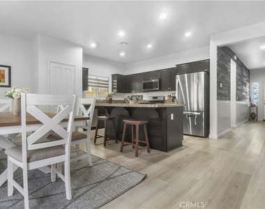 16768 Olive Tree Lane - Photo Thumbnail 14