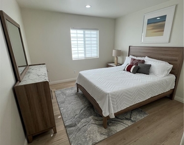 16768 Olive Tree Lane - Photo Thumbnail 26