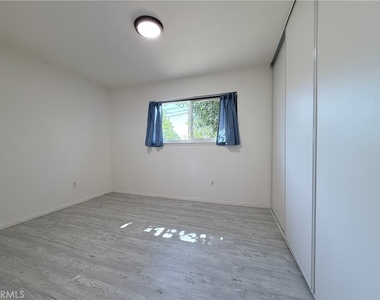 175 S Vallejo Way - Photo Thumbnail 9