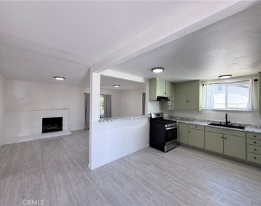 175 S Vallejo Way - Photo Thumbnail 1