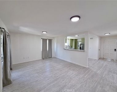 175 S Vallejo Way - Photo Thumbnail 4