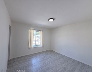 175 S Vallejo Way - Photo Thumbnail 12