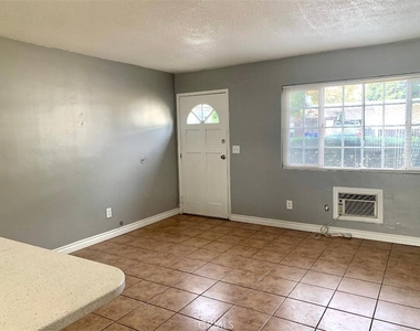 650 N Third Avenue - Photo Thumbnail 3