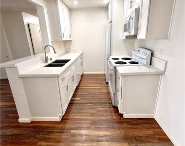 8163 Redlands - Photo Thumbnail 8