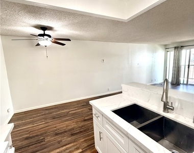 8163 Redlands - Photo Thumbnail 10