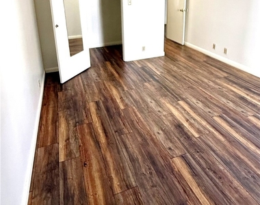 8163 Redlands - Photo Thumbnail 13