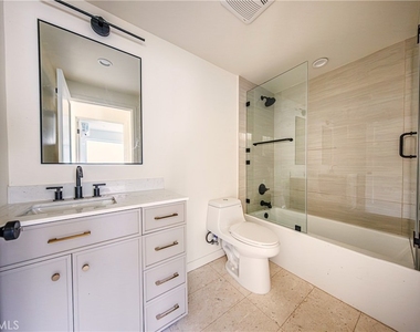 5933 Comey Avenue - Photo Thumbnail 15