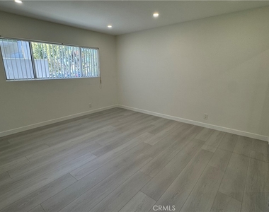 350 W Wilson - Photo Thumbnail 9