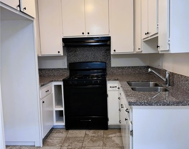 2310 Washington - Photo Thumbnail 3