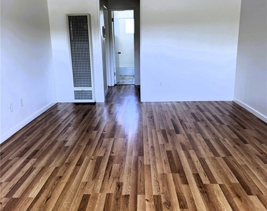 2310 Washington - Photo Thumbnail 6