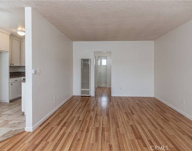 2310 Washington - Photo Thumbnail 16