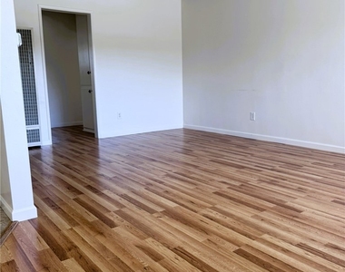 2310 Washington - Photo Thumbnail 7