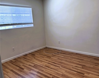 2310 Washington - Photo Thumbnail 13