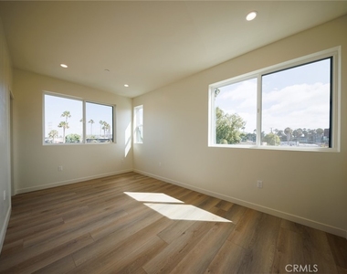 5933 Comey Avenue - Photo Thumbnail 34