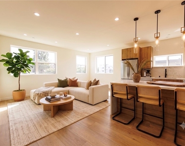 5933 Comey Avenue - Photo Thumbnail 2