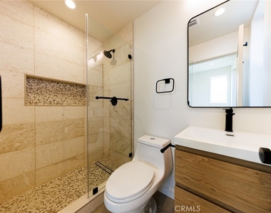 5933 Comey Avenue - Photo Thumbnail 24
